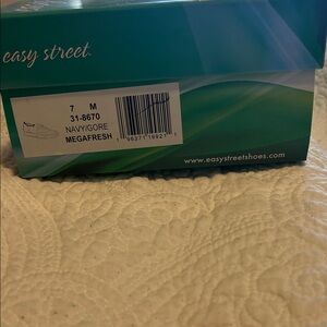 Easy Street Green Shoe Box with White Accents